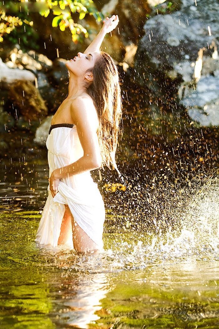 Marie Avgeropoulos in Quetta