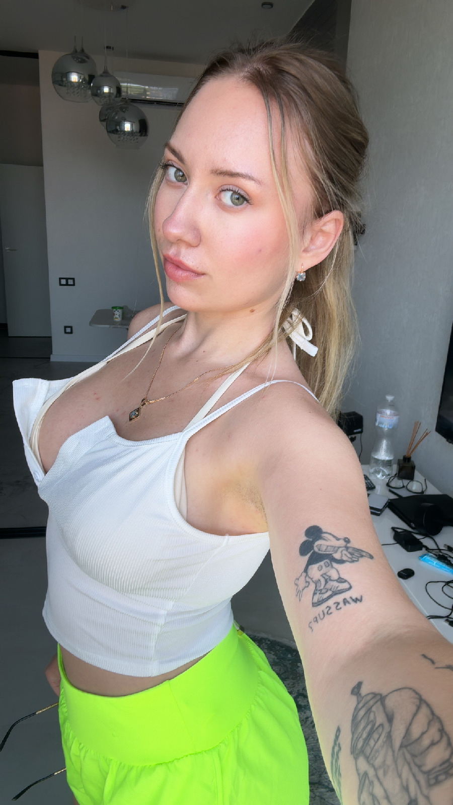 KateV in her underwear in Quetta